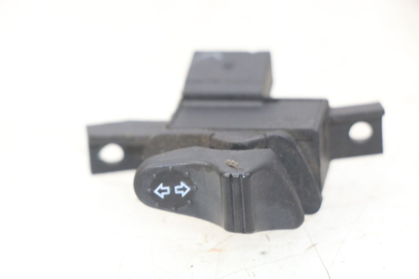 photo de INTERRUPTOR DE INTERMITENTES PIAGGIO VESPA LX 2T 50 (2005 - 2013)