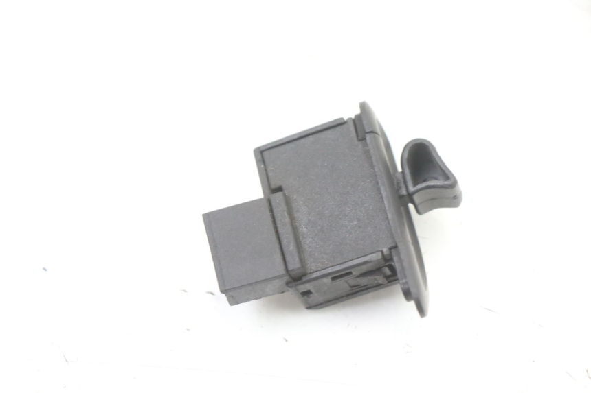 photo de INTERRUPTOR DE INTERMITENTES PIAGGIO ZIP 2T 50 (2009 - 2019)