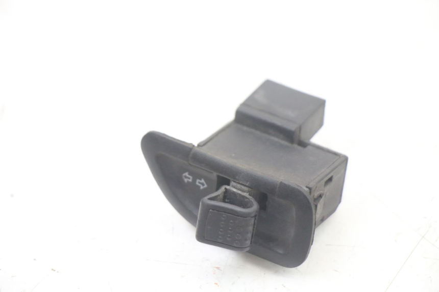 photo de INTERRUPTOR DE INTERMITENTES. PIAGGIO ZIP 4T 50 (2018 - 2020)