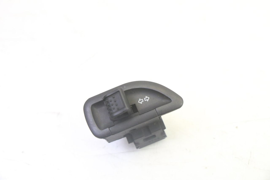 photo de INTERRUPTOR DE INTERMITENTES GILERA RUNNER SP 50 (2009 - 2017)