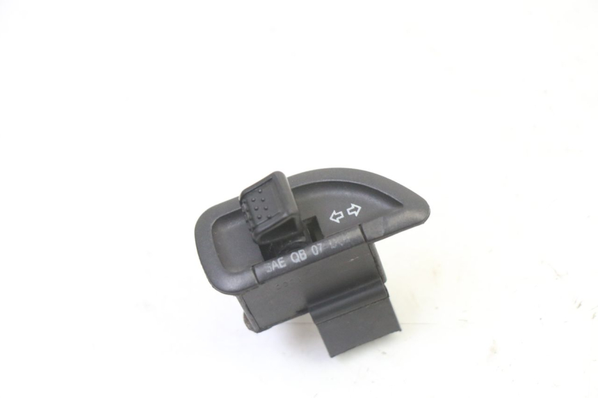 photo de CONMUTADOR INTERMITENTE APRILIA SXR 50 (2021 - 2023)