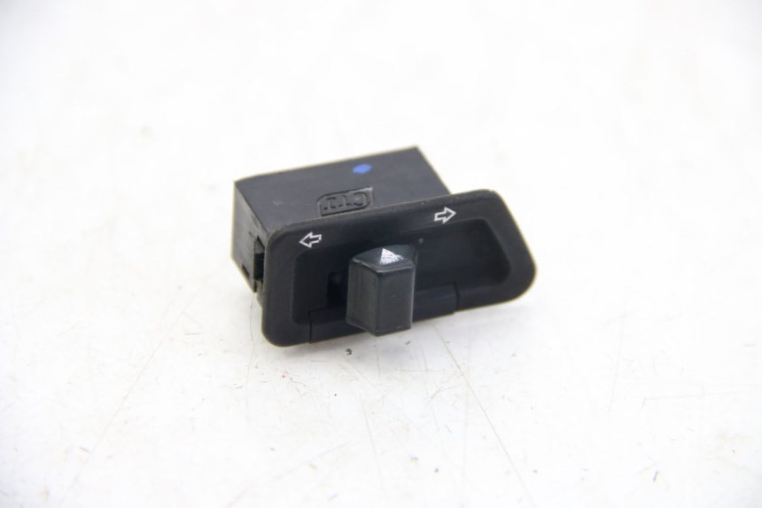 photo de INTERRUPTOR DE INTERMITENTES SYM FIDDLE 2 125 (2010 - 2013)