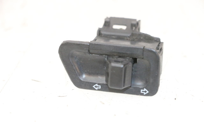 photo de CONMUTADOR INTERMITENTE SYM FIDDLE 3 III 50 (2014 - 2020)