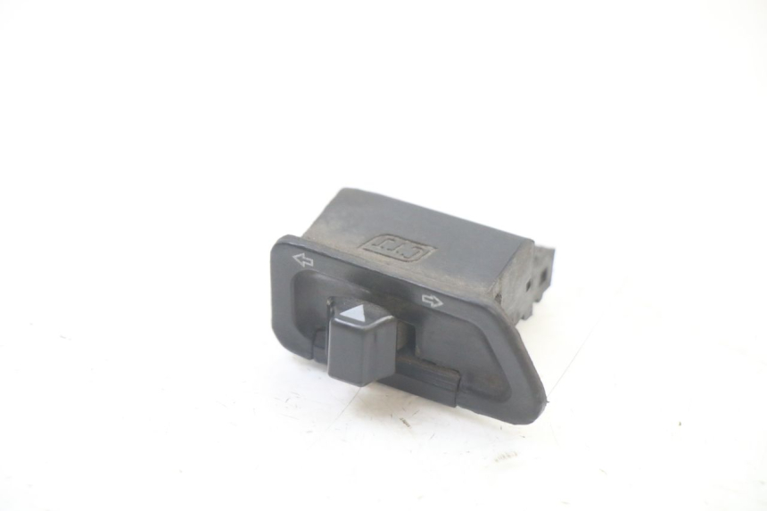 photo de INTERRUPTOR DE INTERMITENTES SYM ORBIT III 3 4T 50 (2018 - 2021)