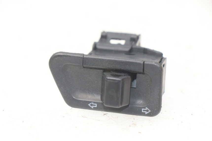 photo de INTERRUPTOR DE INTERMITENTES. PEUGEOT TWEET 4T 50 (2018 - 2020)