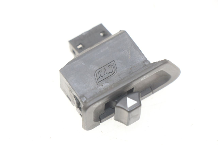 photo de INTERRUPTOR DE INTERMITENTES. PEUGEOT TWEET 4T 50 (2018 - 2020)