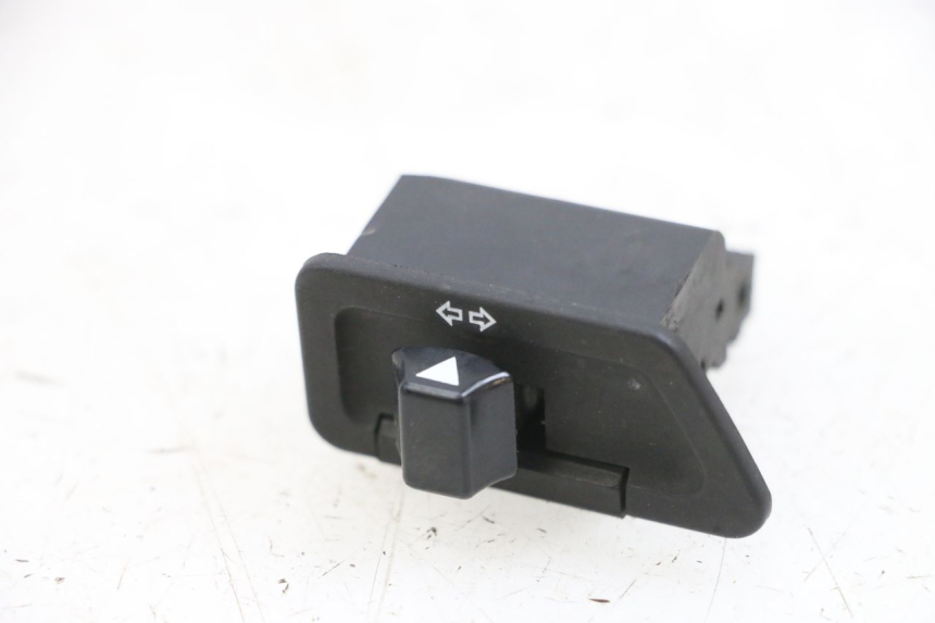 photo de INTERRUPTOR DE INTERMITENTES YAMAHA XMAX X-MAX 125 (2006 - 2009) - Vista principal