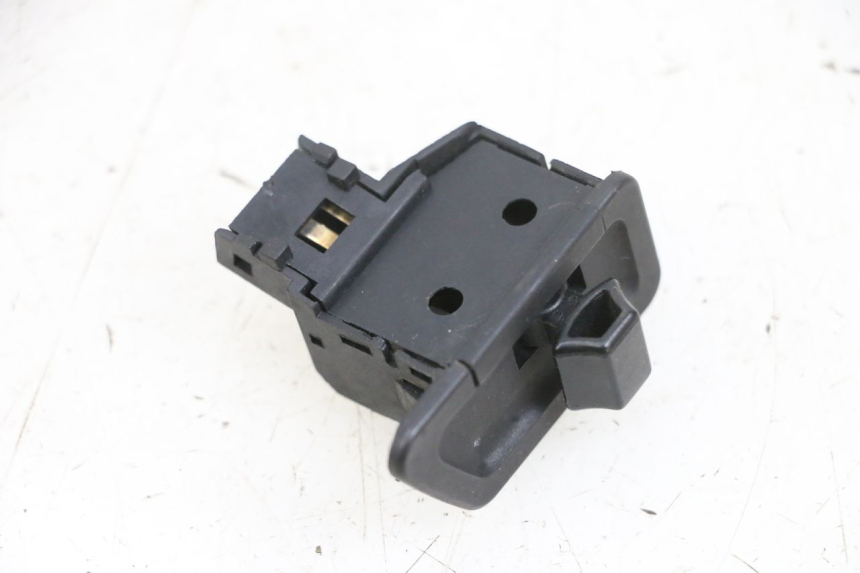 photo de INTERRUPTOR DE INTERMITENTES YAMAHA XMAX X-MAX 125 (2006 - 2009) - Detalle de la pieza