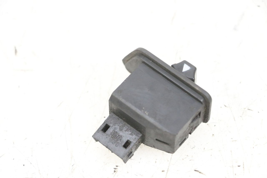 photo de INTERRUPTOR DE INTERMITENTES YAMAHA XMAX X-MAX 125 (2006 - 2009) - Detalle de la pieza