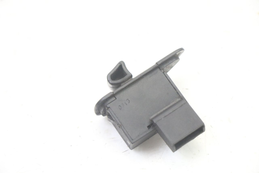 photo de INTERRUPTOR DE INTERMITENTES PIAGGIO XEVO - X EVO 125 (2007 - 2016)