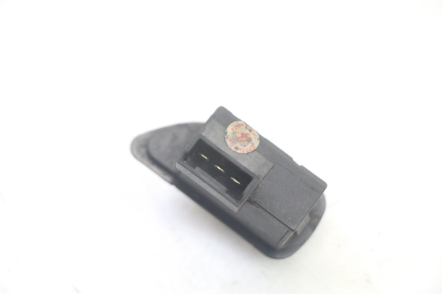 photo de INTERRUPTOR DE INTERMITENTES PIAGGIO XEVO - X EVO 125 (2007 - 2016)