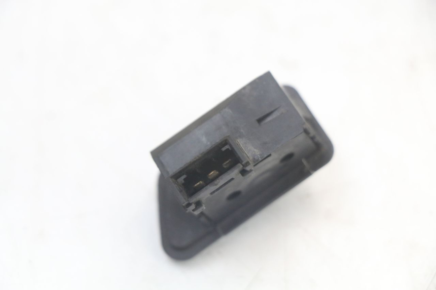 photo de INTERRUPTOR DE INTERMITENTES YAMAHA X-MAX XMAX 250 (2006 - 2009)