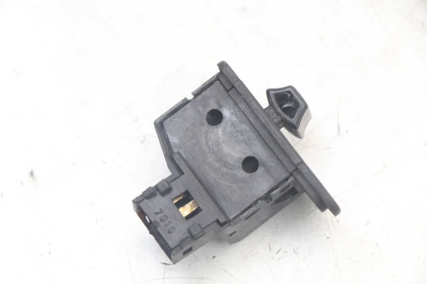 photo de INTERRUPTOR DE INTERMITENTES YAMAHA XMAX X-MAX 125 (2006 - 2009)