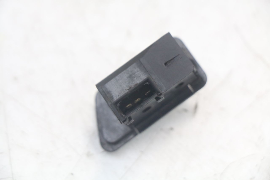 photo de INTERRUPTOR DE INTERMITENTES YAMAHA XMAX X-MAX 125 (2006 - 2009)