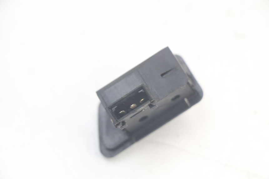 photo de INTERRUPTOR DE INTERMITENTES YAMAHA XMAX X-MAX 125 (2006 - 2009)