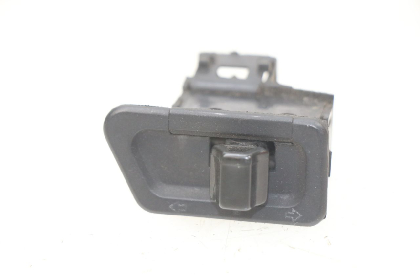 photo de INTERRUPTOR DE INTERMITENTES YIYING YY50QT-10 50 (2007 - 2022)