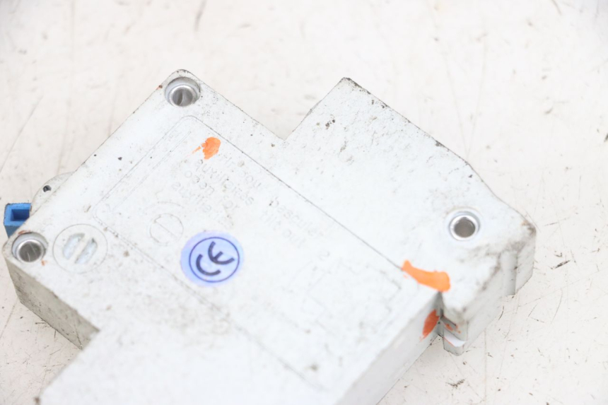 photo de CONMUTADOR CONTACTO COPA EFUN PUSA 1 - Primer plano técnico