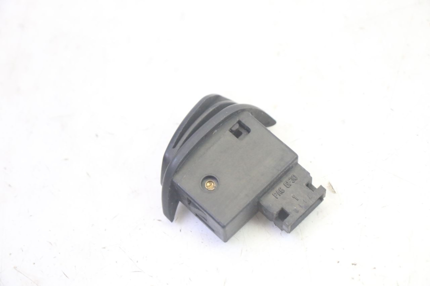 photo de INTERRUPTOR DE ARRANQUE PEUGEOT DJANGO 4T 50 (2014 - 2019) - Zoom estado de uso