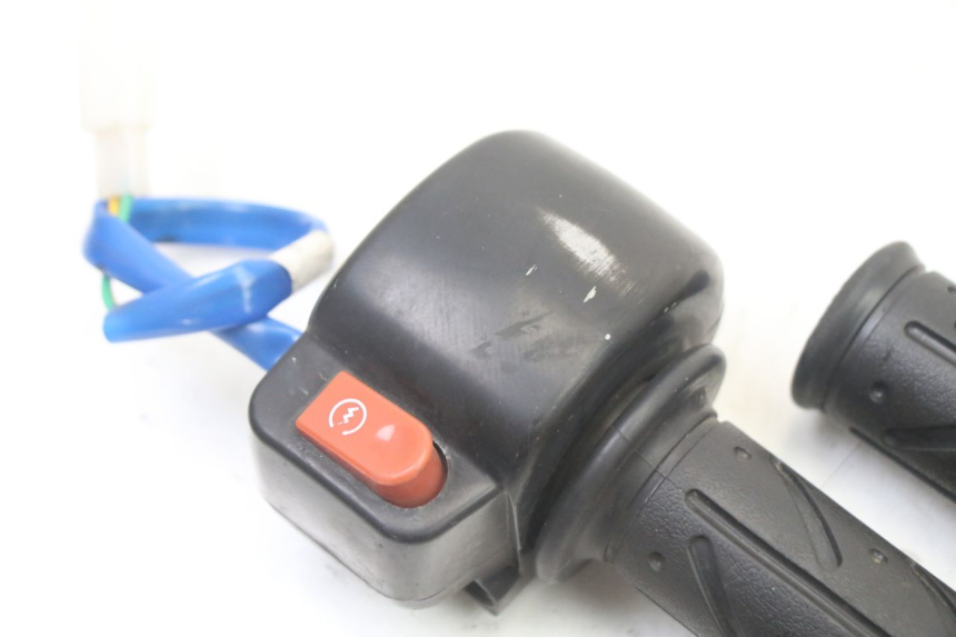 photo de INTERRUPTOR DERECHO KYMCO AGILITY 4T 50 (2018 - 2022)