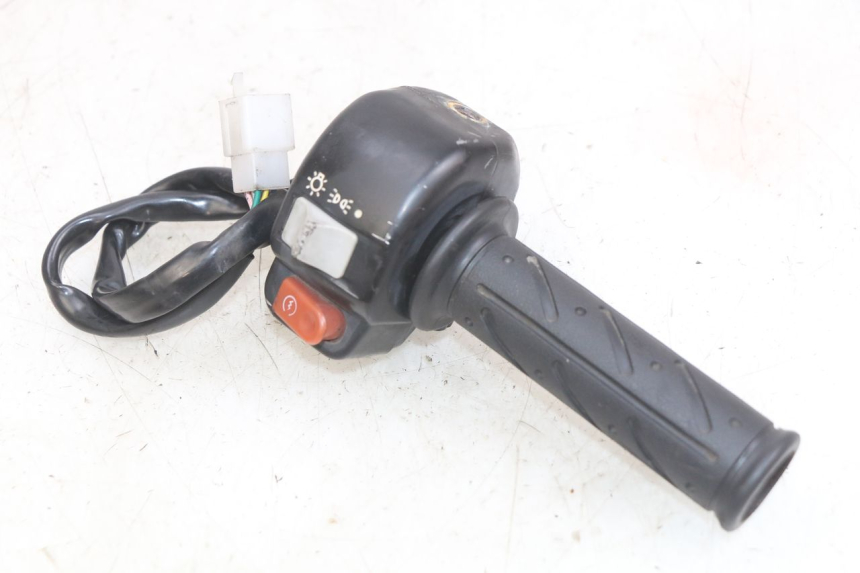 photo de INTERRUPTOR DERECHO KYMCO AGILITY NAKED RENOUVO 2T 50 (2011 - 2018)