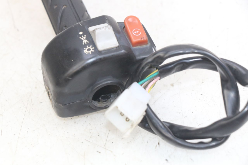 photo de INTERRUPTOR DERECHO KYMCO AGILITY NAKED RENOUVO 2T 50 (2011 - 2018)