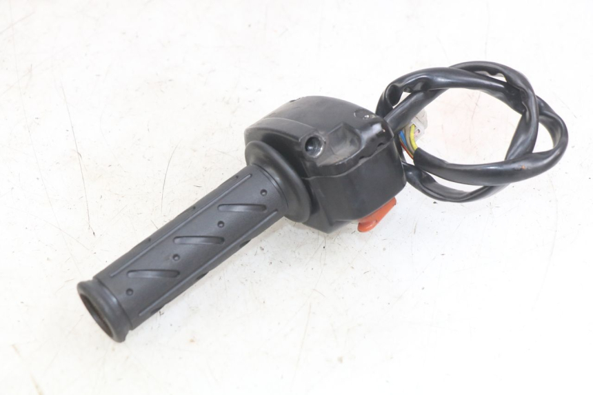 photo de INTERRUPTOR DERECHO KYMCO AGILITY NAKED RENOUVO 2T 50 (2011 - 2018)