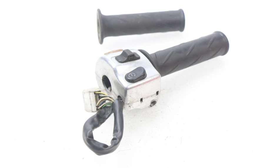 photo de CONMUTADOR DERECHA PIAGGIO BEVERLY 125 (1998 - 2005)