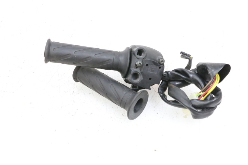 photo de CONMUTADOR DERECHA MAG POWER BOMBERS 4T 50 (2016 - 2026) - Zoom estado de uso