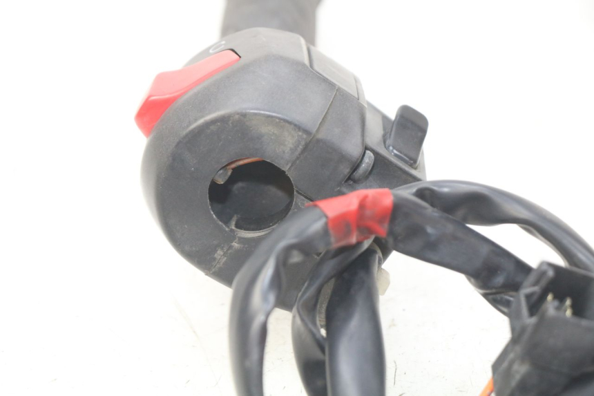 photo de INTERRUPTOR DERECHO SUZUKI BURGMAN 125 (2007 - 2014)