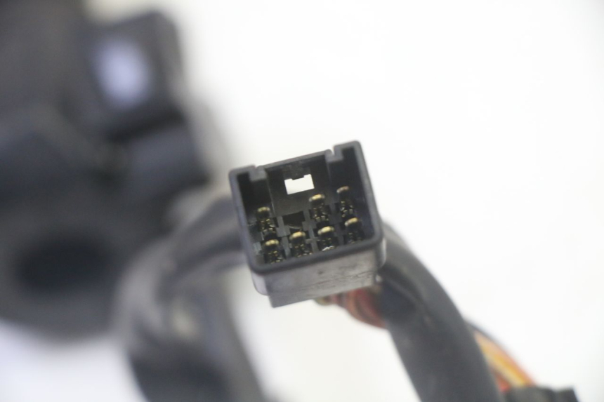 photo de INTERRUPTOR DERECHO SUZUKI BURGMAN 125 (2007 - 2014)