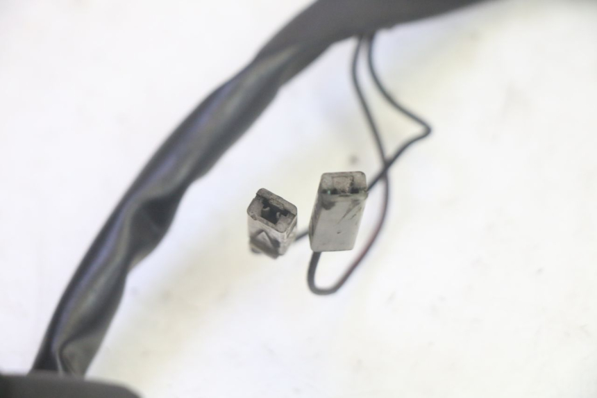 photo de CONMUTADOR DERECHA SUZUKI BURGMAN EXECUTIVE ABS 650 (2006 - 2012) - Detalles de los puntos de fijación