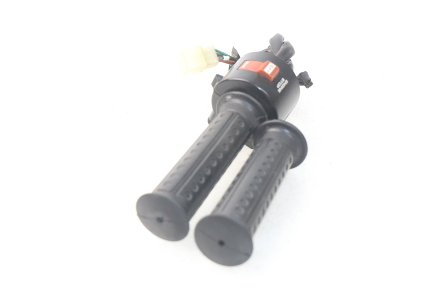 photo de INTERRUPTOR DERECHO HONDA CA REBEL 125 (1995 - 2001)