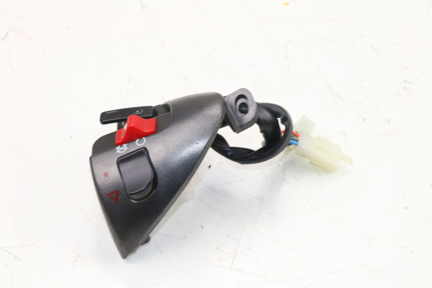 photo de CONMUTADOR DERECHA S-RIDER CAPRI 2T 50 (2010 - 2017)