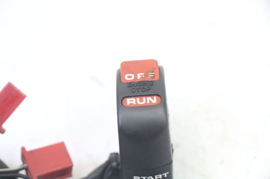 photo de INTERRUPTOR DERECHO HONDA CBR RR FIREBLADE 900 (1992 - 1994)