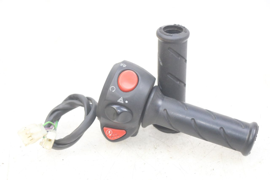 photo de INTERRUPTOR DERECHO PEUGEOT CITYSTAR AIR 125 (2014 - 2017)