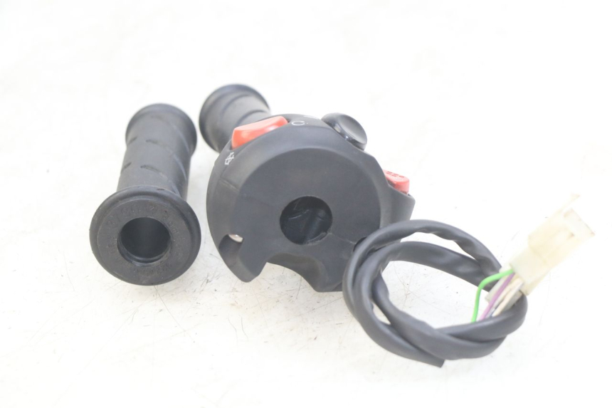 photo de INTERRUPTOR DERECHO PEUGEOT CITYSTAR AIR 125 (2014 - 2017)