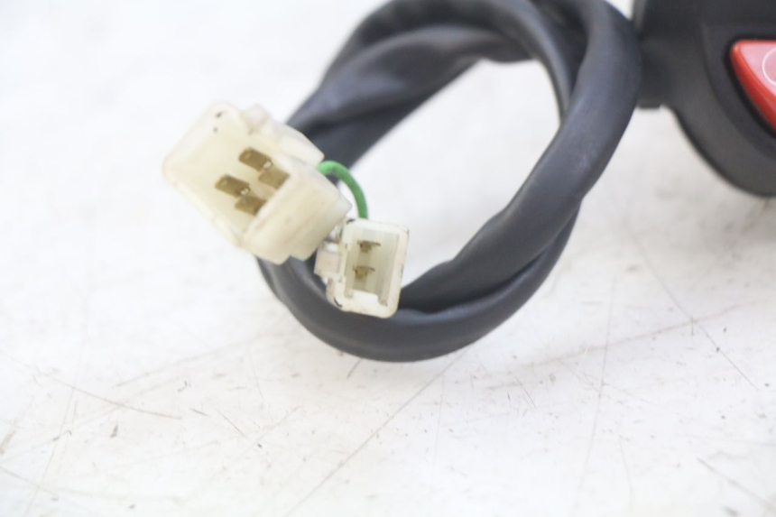 photo de INTERRUPTOR DERECHO PEUGEOT CITYSTAR AIR 125 (2014 - 2017)