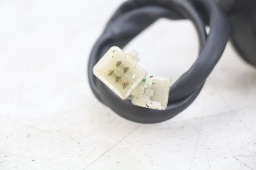 photo de INTERRUPTOR DERECHO PEUGEOT CITYSTAR AIR 125 (2014 - 2017)