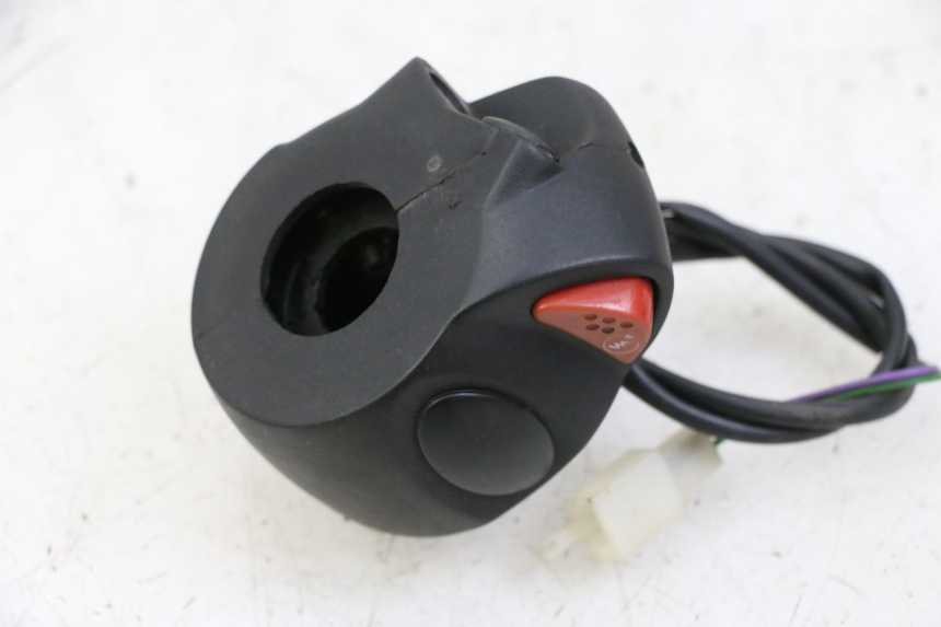 photo de INTERRUPTOR DERECHO PEUGEOT CITYSTAR 50 (2013 - 2017)