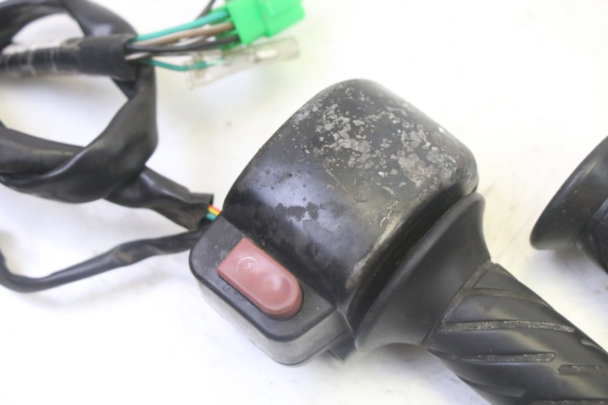 photo de INTERRUPTOR DERECHO SYM CROX 4T 50 (2016 - 2023)