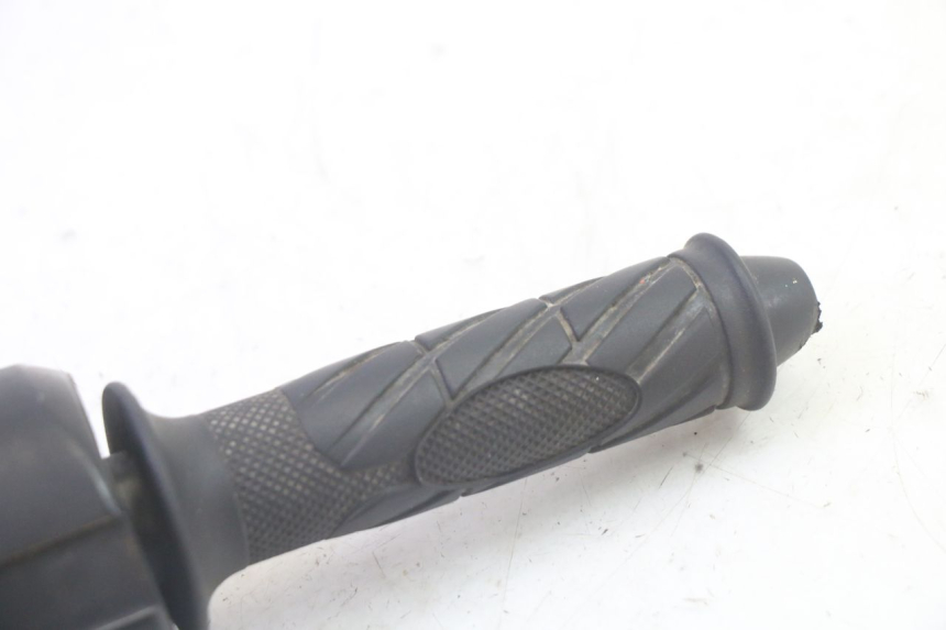 photo de INTERRUPTOR DERECHO LONGJIA DIGITA 4T 50 (2019 - 2022) - Zoom estado de uso