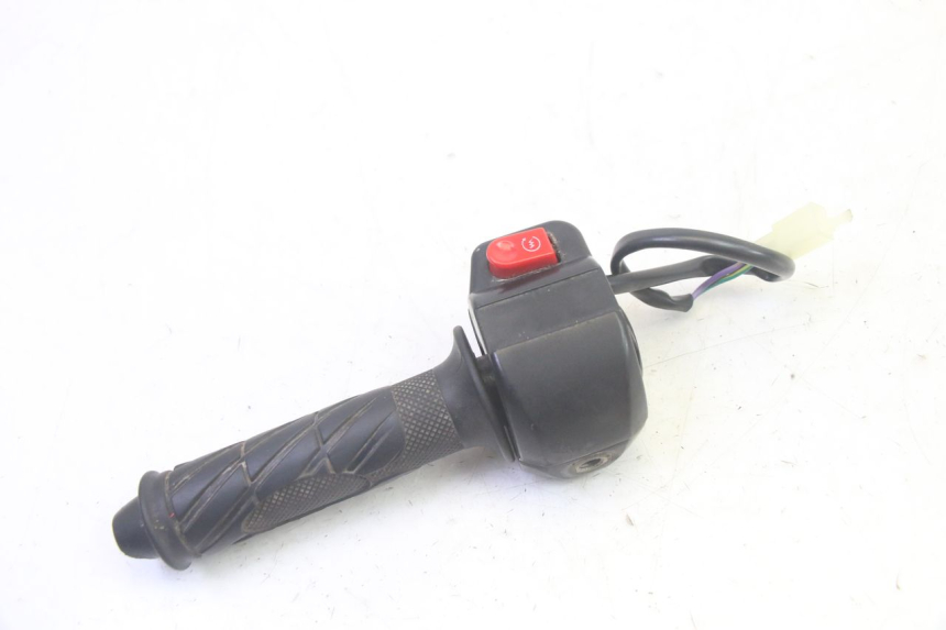 photo de INTERRUPTOR DERECHO LONGJIA DIGITA 4T 50 (2019 - 2022) - Primer plano técnico