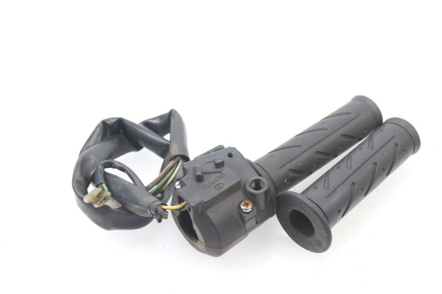 photo de INTERRUPTOR DERECHO KYMCO DINK 4T 50 (2007 - 2018)