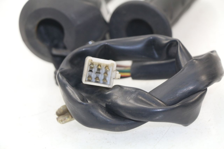 photo de INTERRUPTOR DERECHO KYMCO DINK 4T 50 (2007 - 2018)