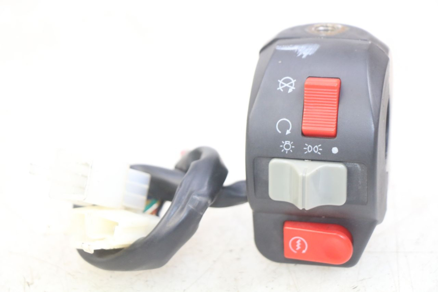 photo de INTERRUPTOR DERECHO EFUN E2GO 1 (2017 - 2021)