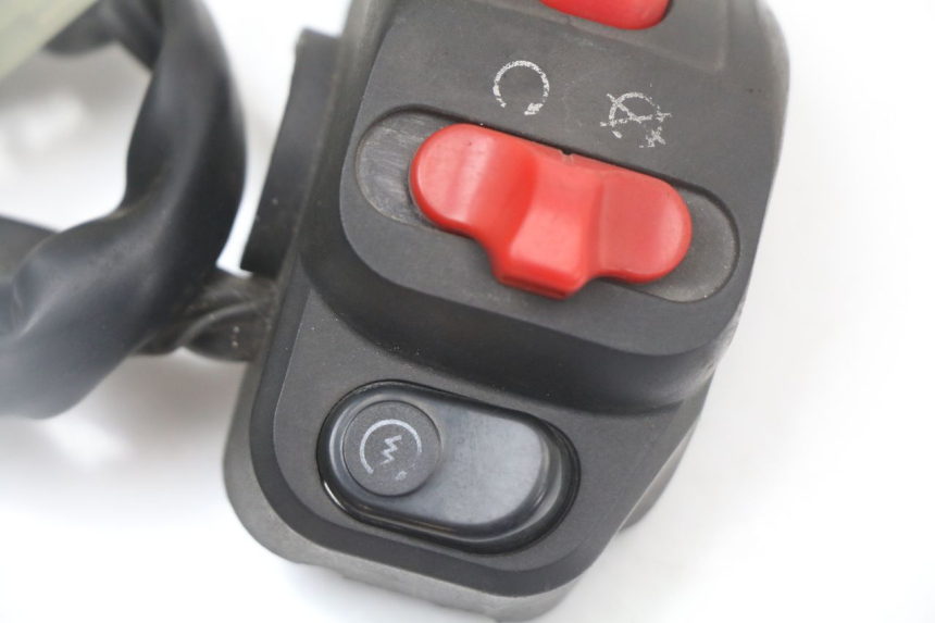 photo de CONMUTADOR DERECHA LONGJIA EASY MAX 125 (2020 - 2024)