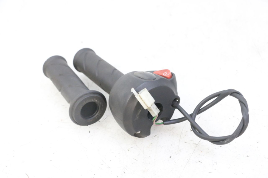 photo de CONMUTADOR DERECHA PEUGEOT ELYSTAR 125 (2002 - 2007)
