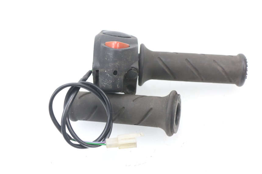 photo de INTERRUPTOR DERECHO PEUGEOT ELYSTAR 50 (2002 - 2014)