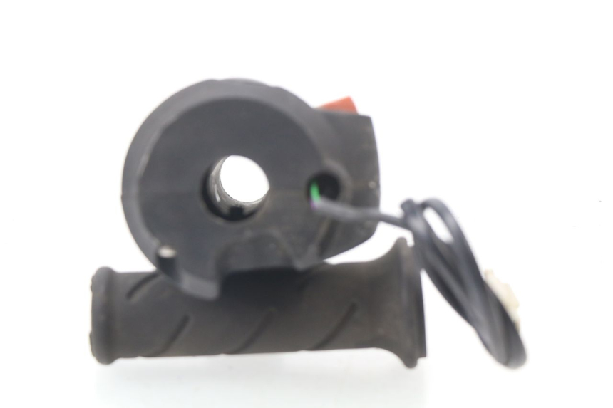 photo de INTERRUPTOR DERECHO PEUGEOT ELYSTAR 50 (2002 - 2014)