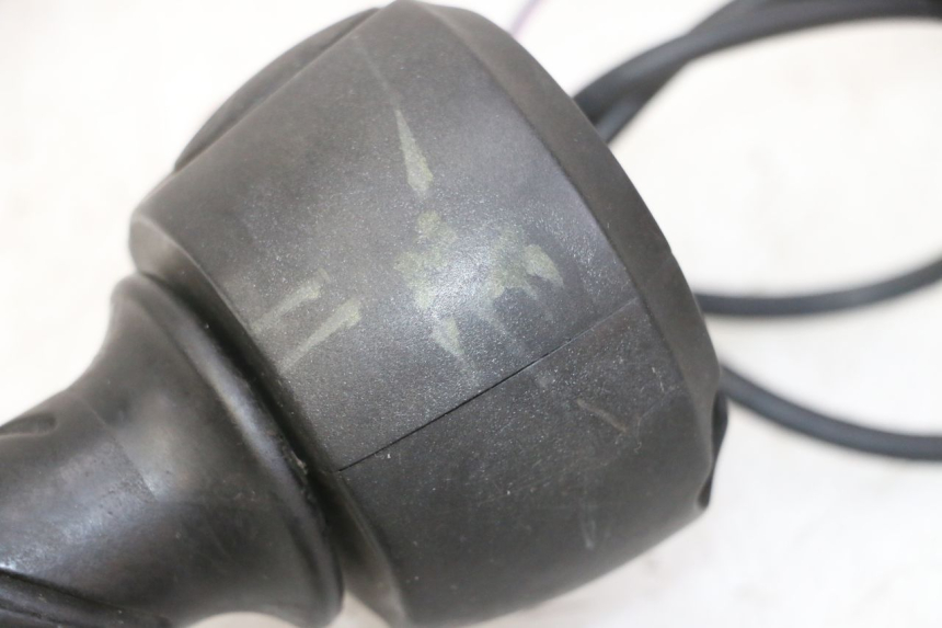 photo de INTERRUPTOR DERECHO PEUGEOT ELYSTAR 50 (2002 - 2014)